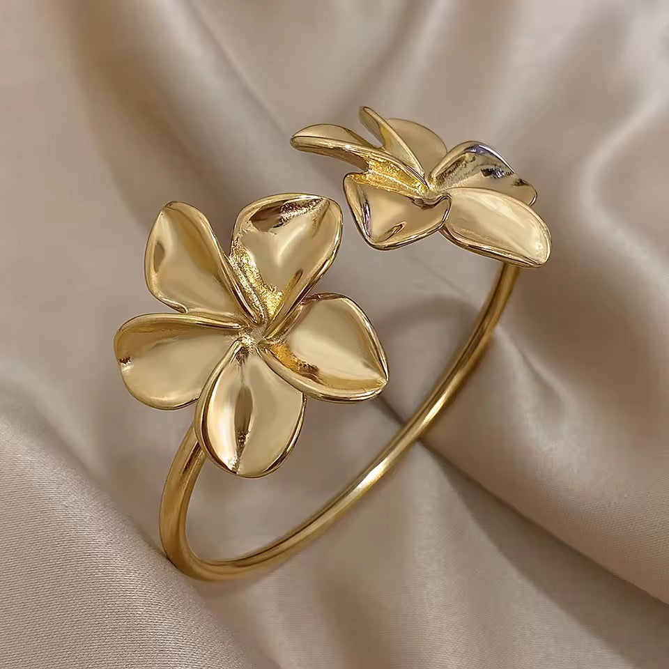 Blumenarmband