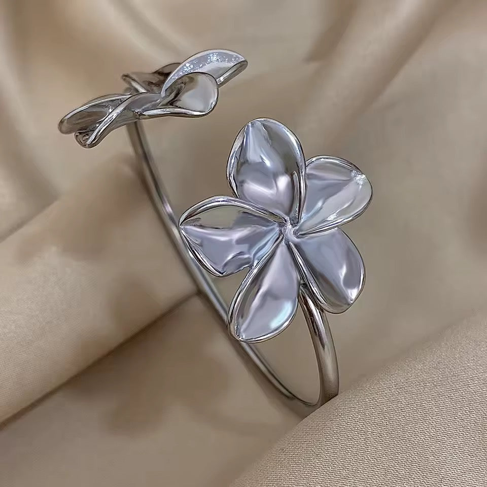 Blumenarmband