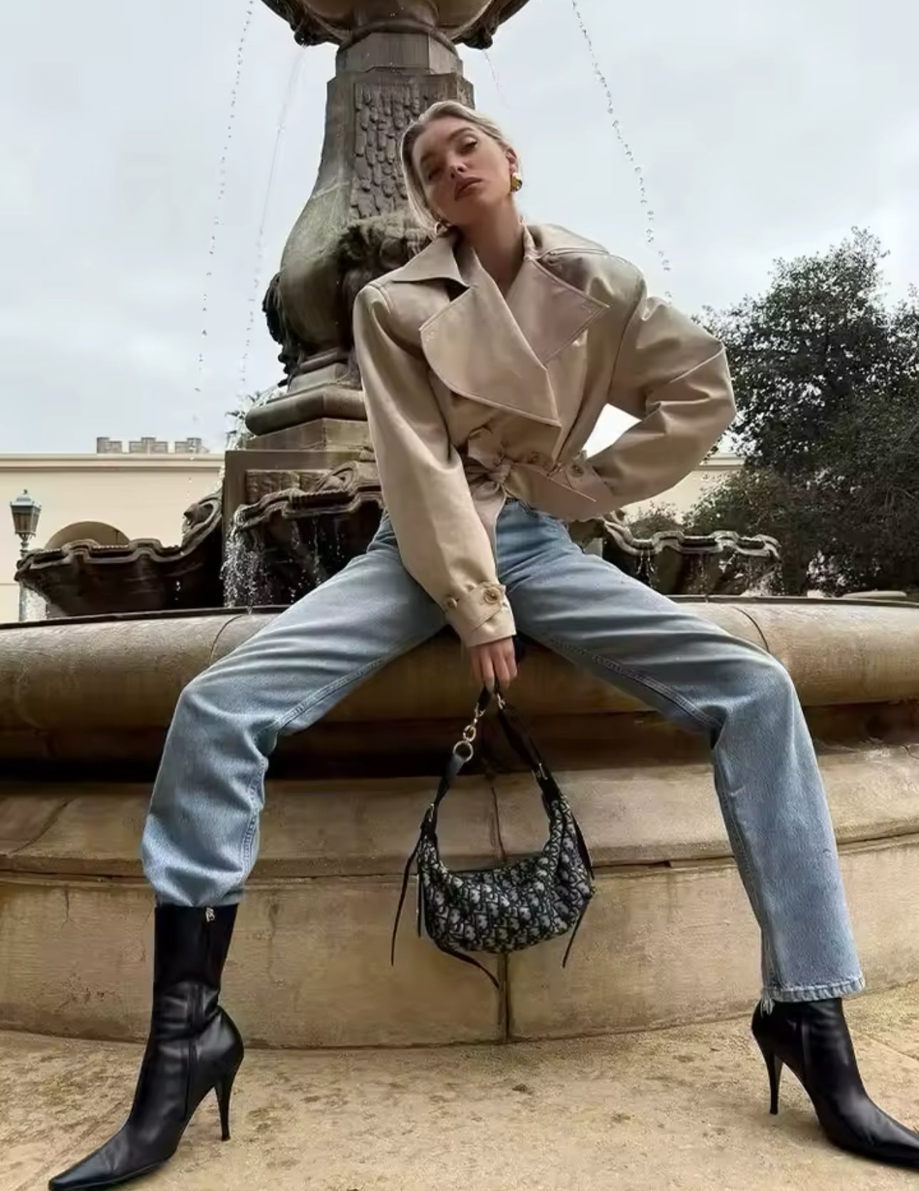 Kurzer Trenchcoat