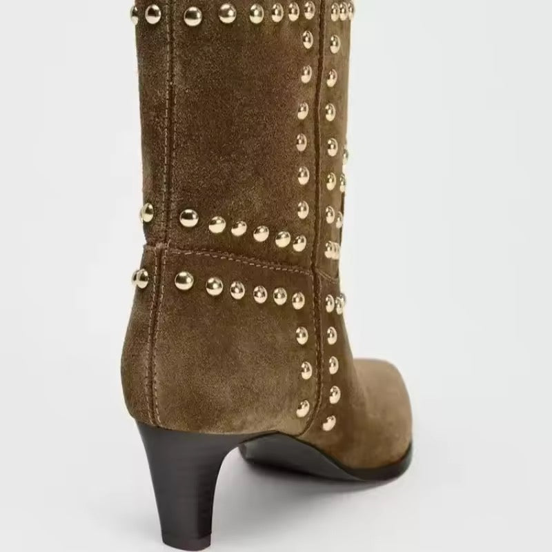 Booties aus Samt mit Nieten