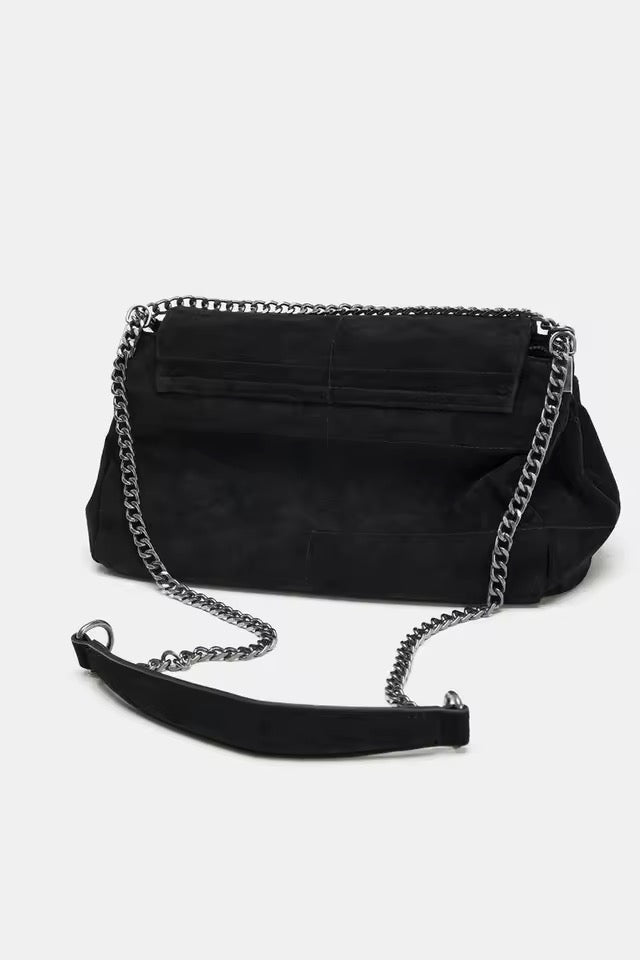 Schultertasche aus Wildleder