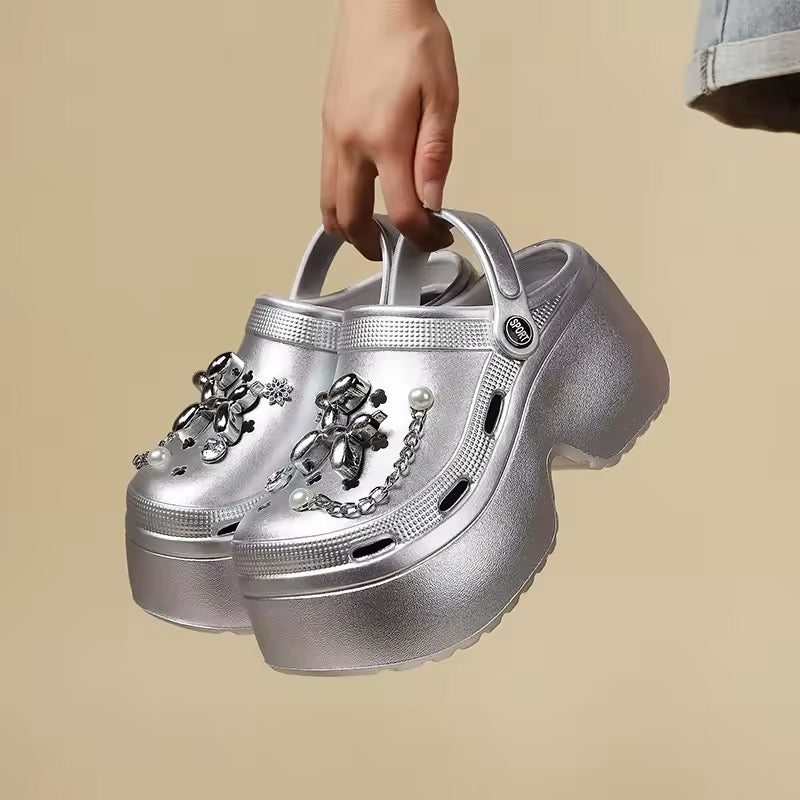 Clogs mit 8 cm Plateau