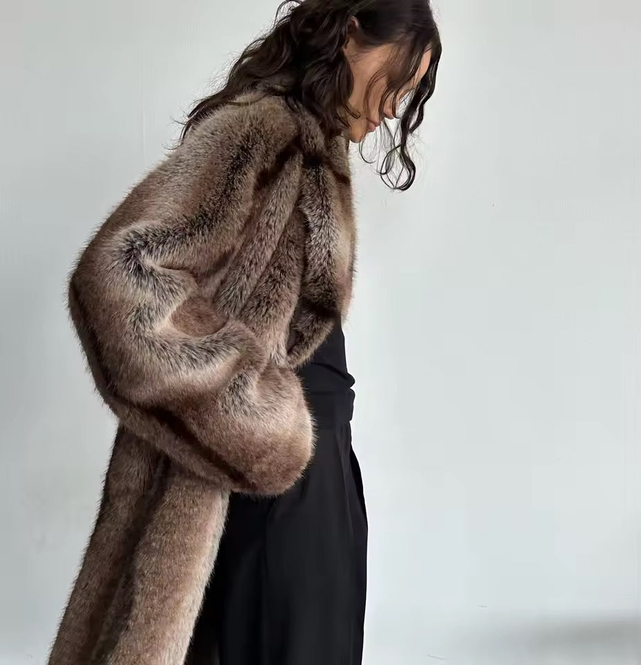 Kunstpelz-Mantel