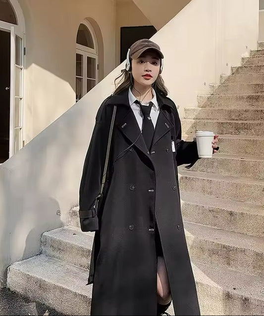 Schwarzer Trenchcoat
