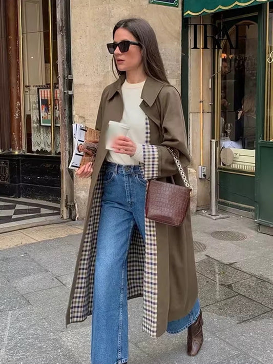 Langer Trenchcoat