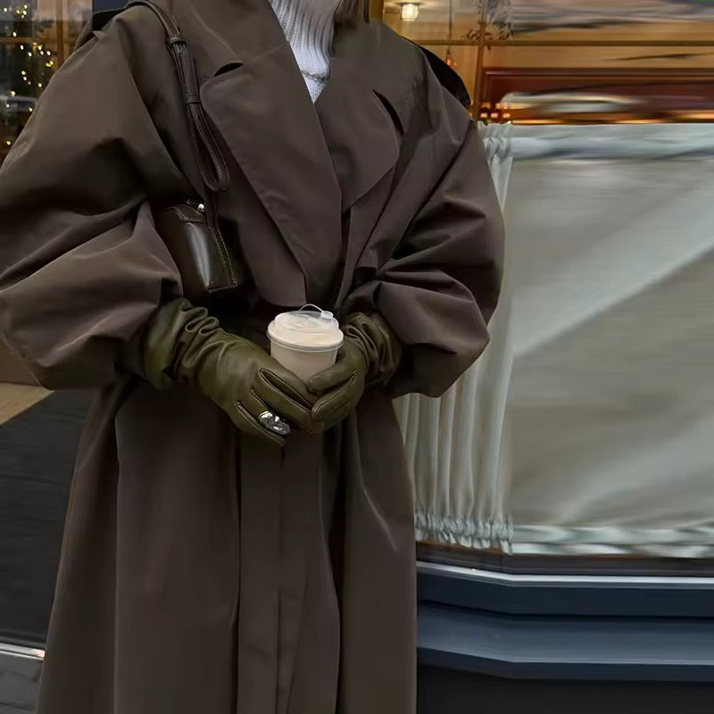 Windbreaker Mantel