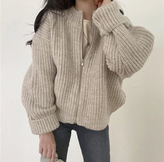 Strickjacke mit Puffärmeln