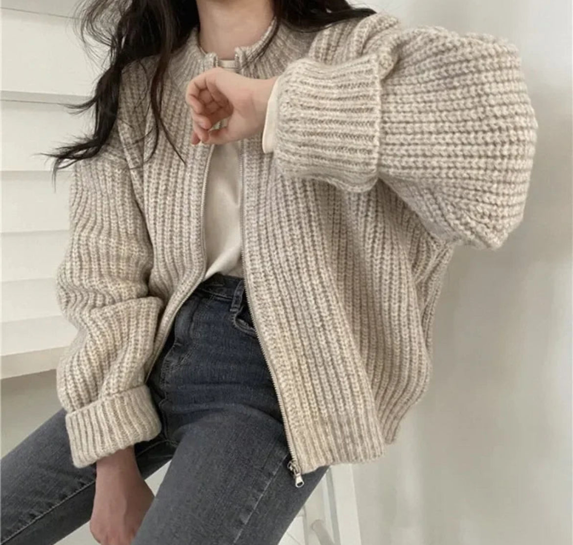 Strickjacke mit Puffärmeln